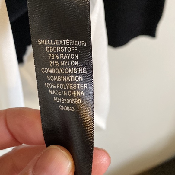 NWOT V-Neck Twofer Sweater
ADRIANNA PAPELL - Picture 5 of 6